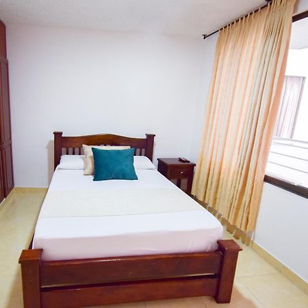 Hotel Toledo Plaza Armenia Kültér fotó