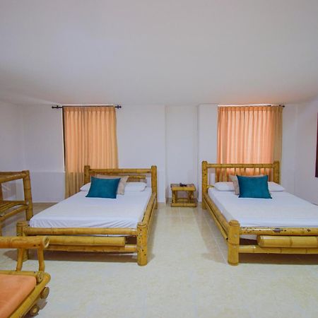 Hotel Toledo Plaza Armenia Kültér fotó