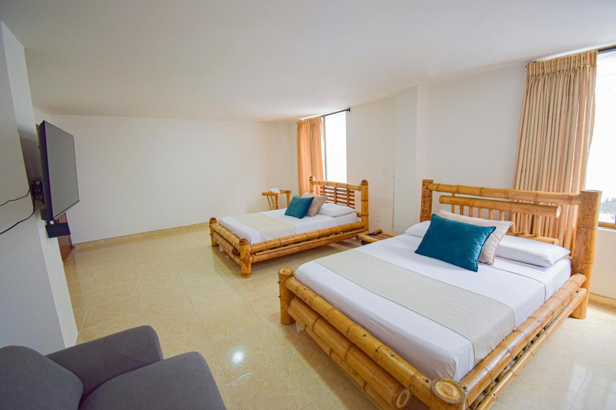 Hotel Toledo Plaza Armenia Kültér fotó