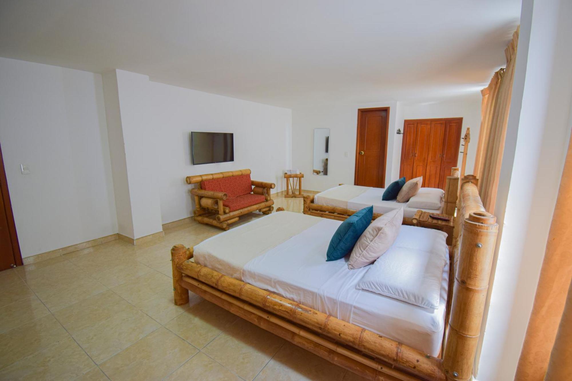 Hotel Toledo Plaza Armenia Kültér fotó