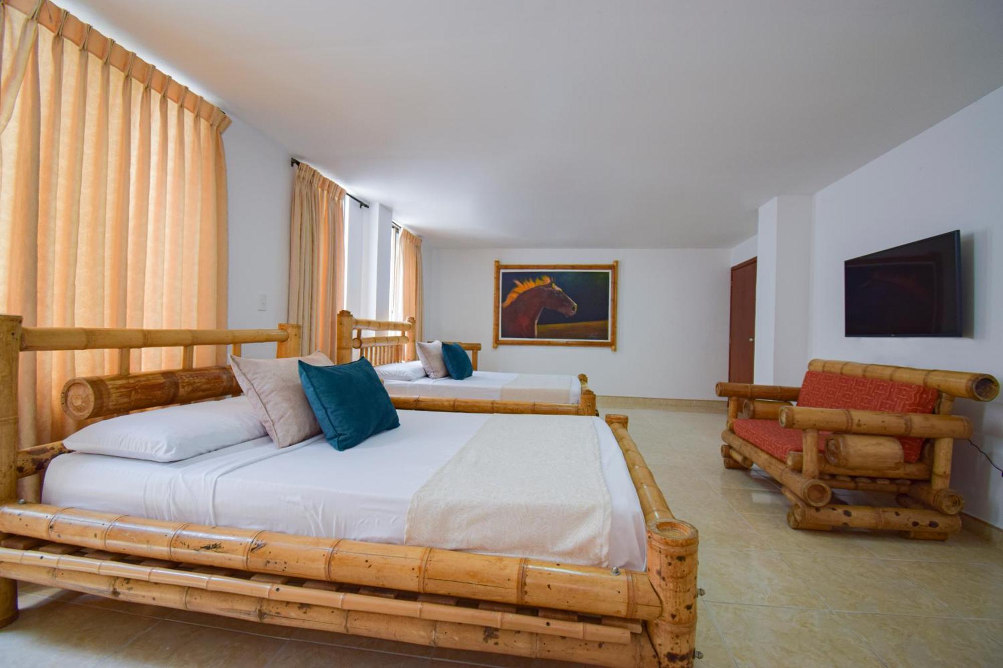 Hotel Toledo Plaza Armenia Kültér fotó