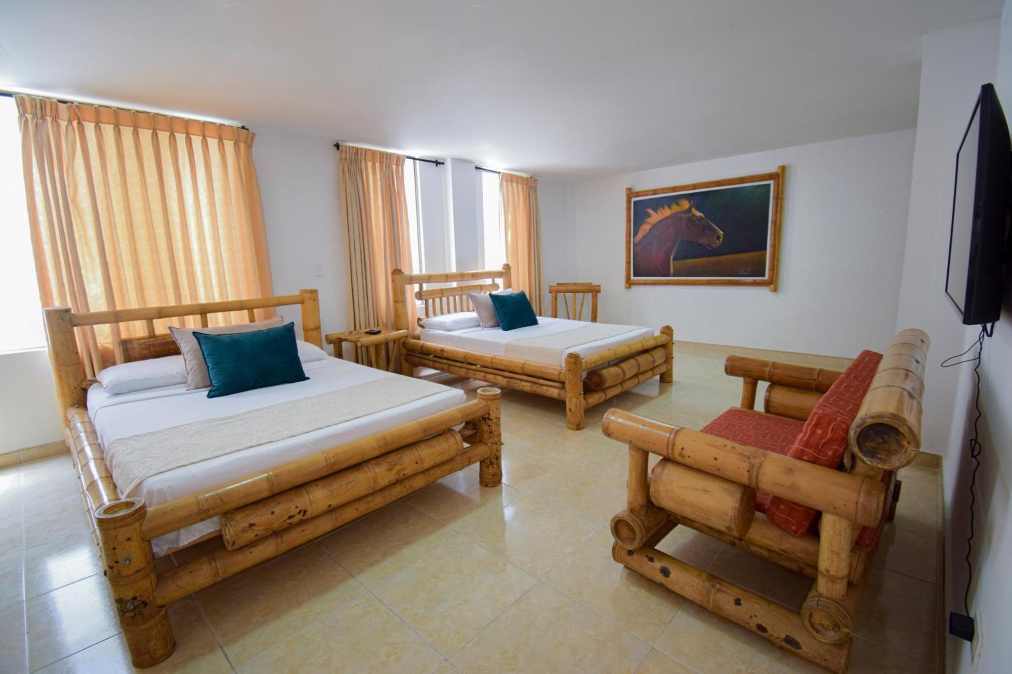 Hotel Toledo Plaza Armenia Kültér fotó
