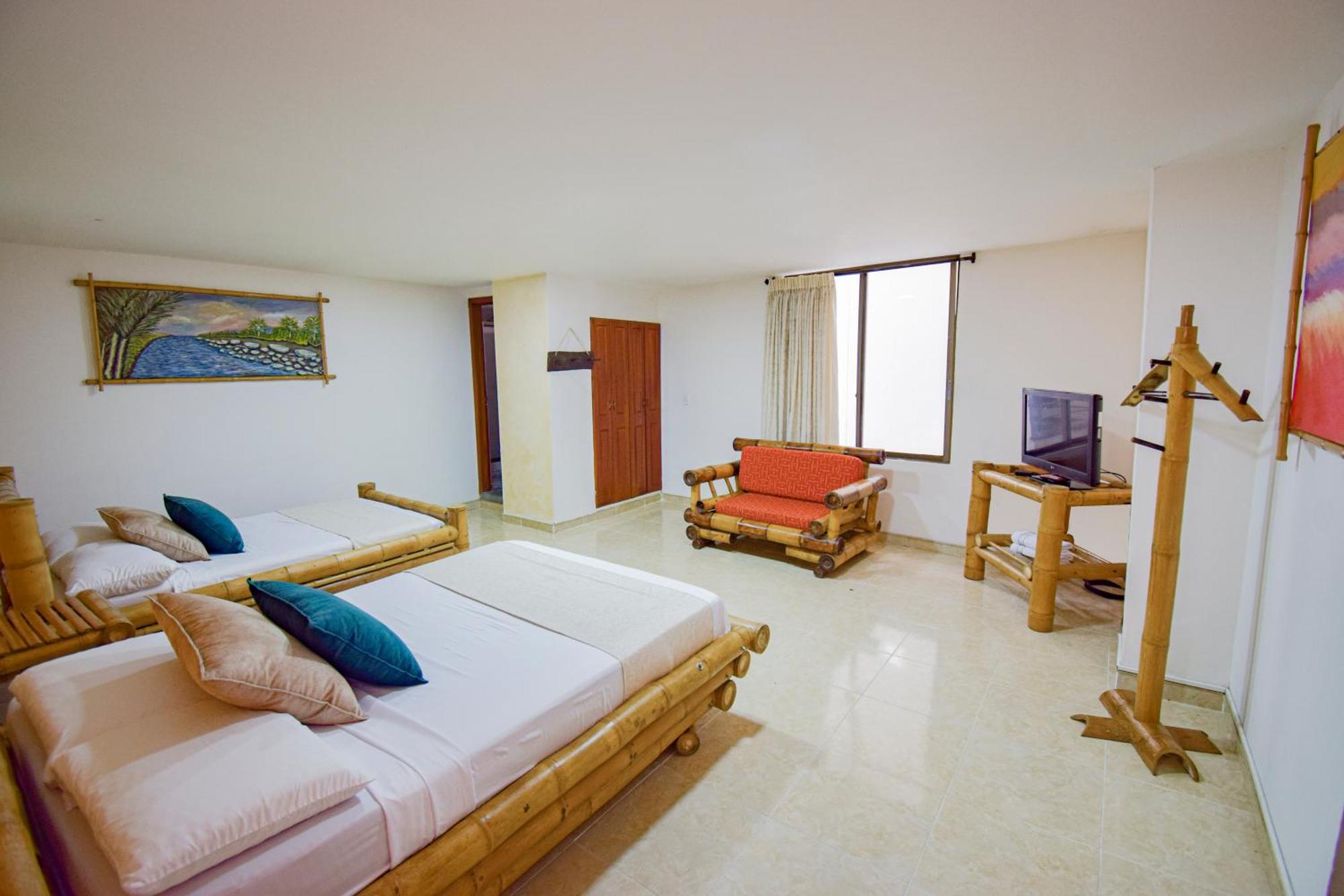 Hotel Toledo Plaza Armenia Kültér fotó