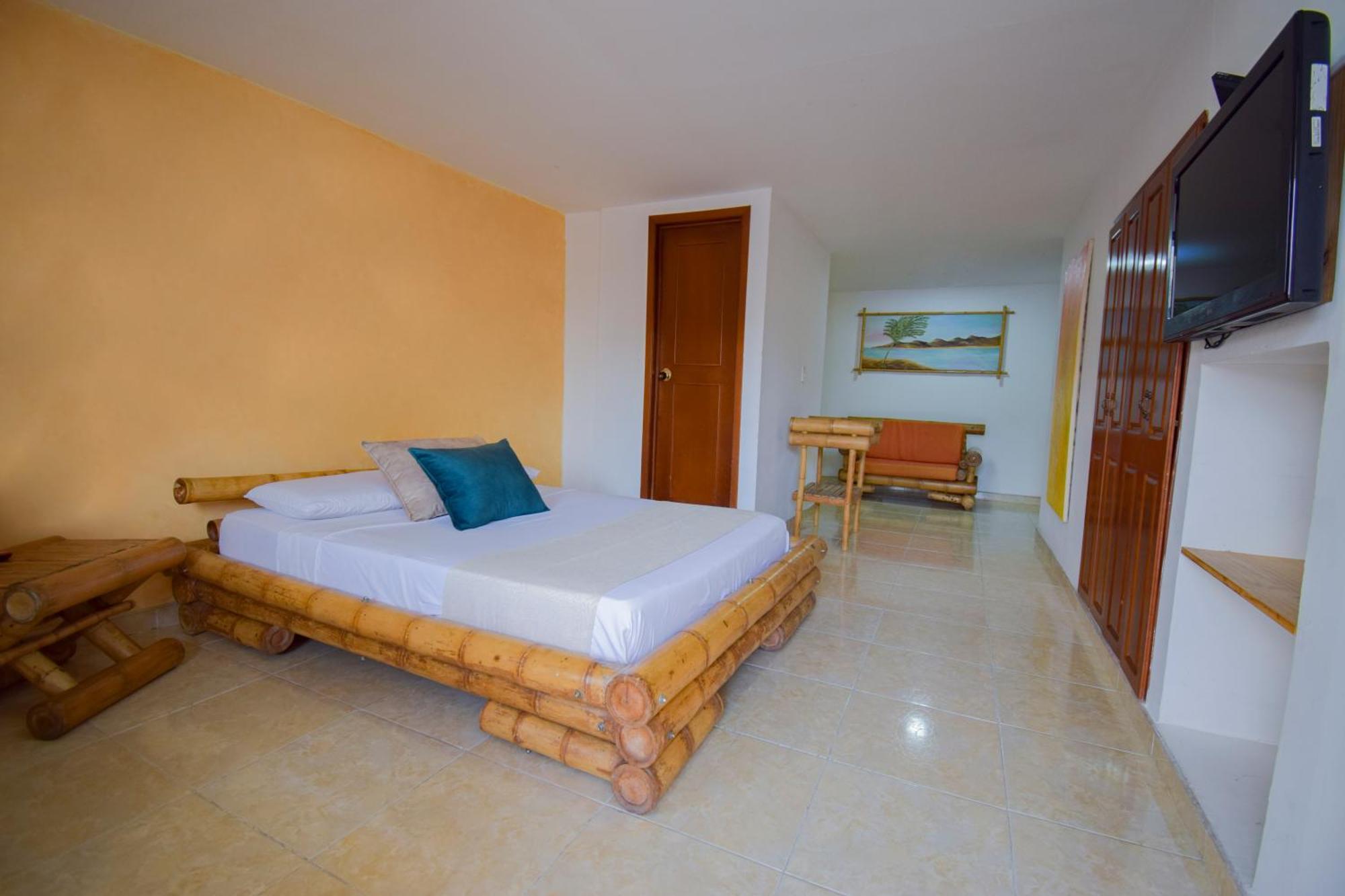 Hotel Toledo Plaza Armenia Kültér fotó