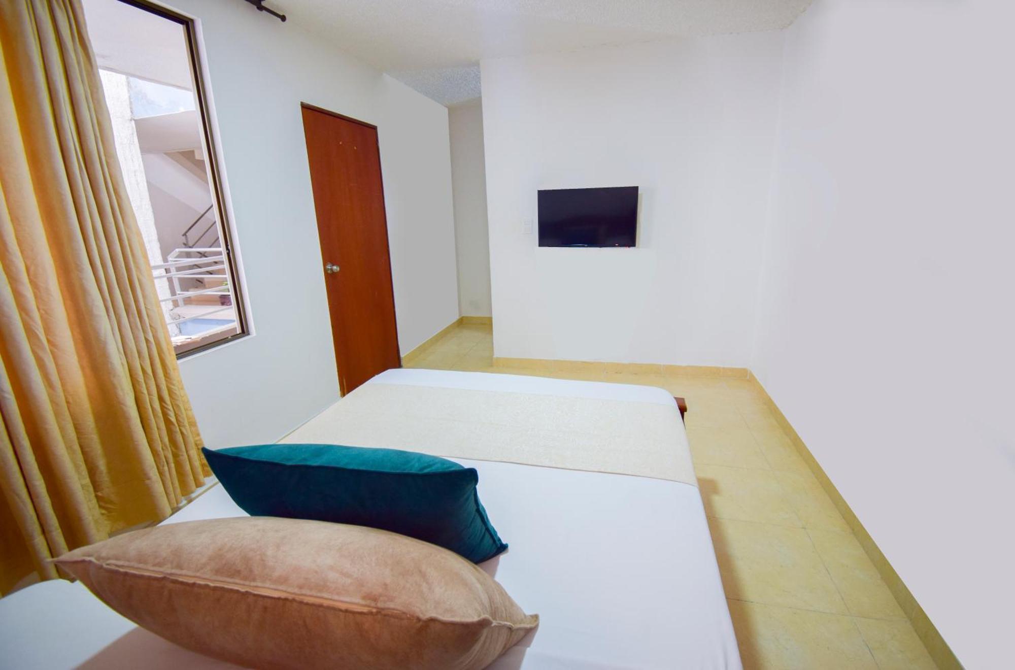 Hotel Toledo Plaza Armenia Kültér fotó