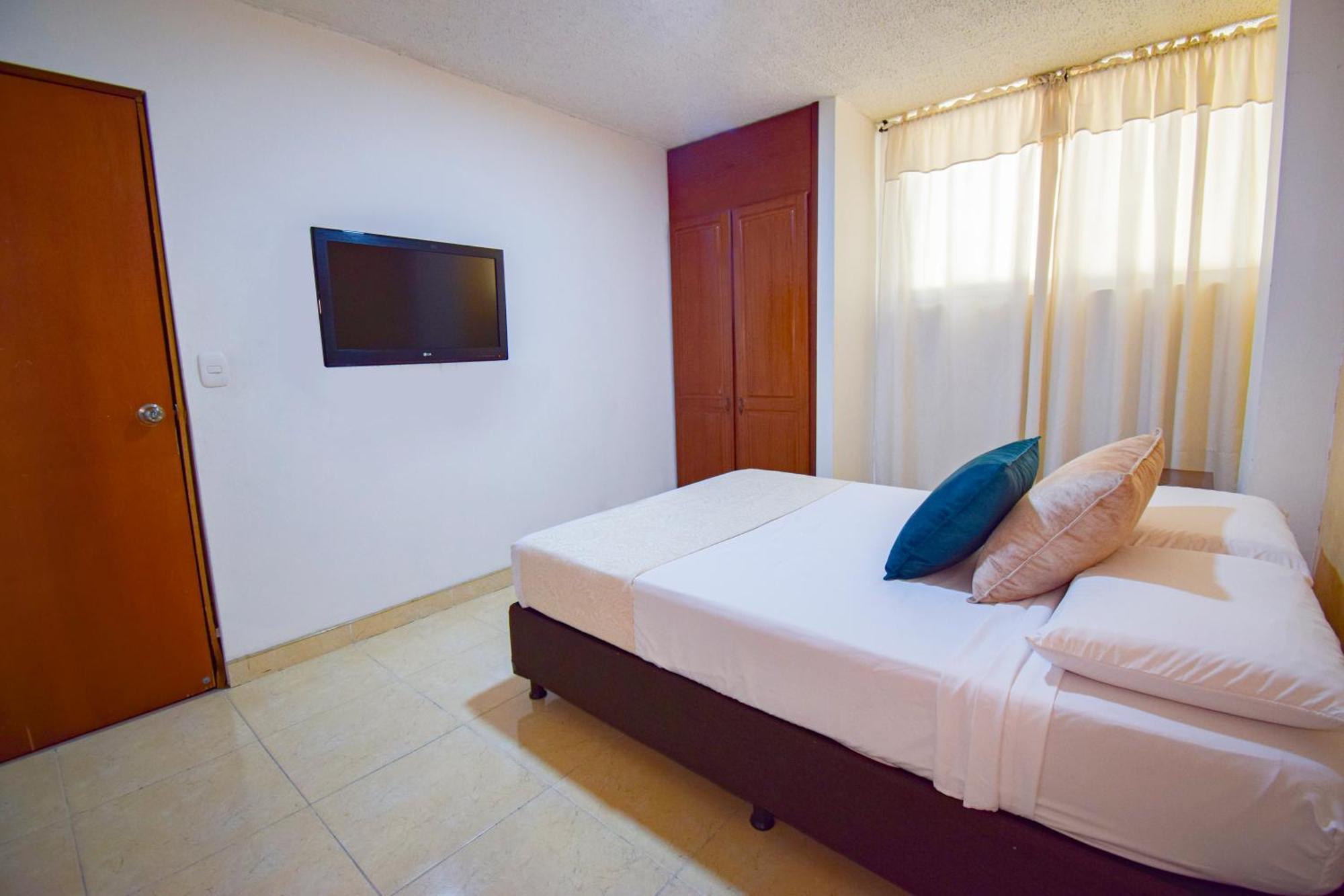 Hotel Toledo Plaza Armenia Kültér fotó
