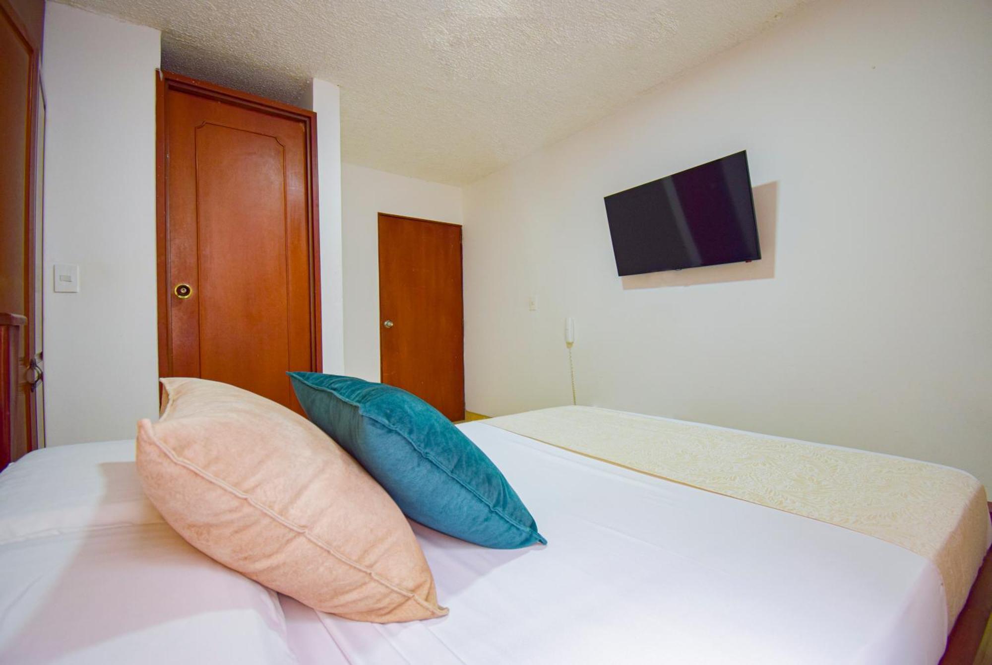 Hotel Toledo Plaza Armenia Kültér fotó