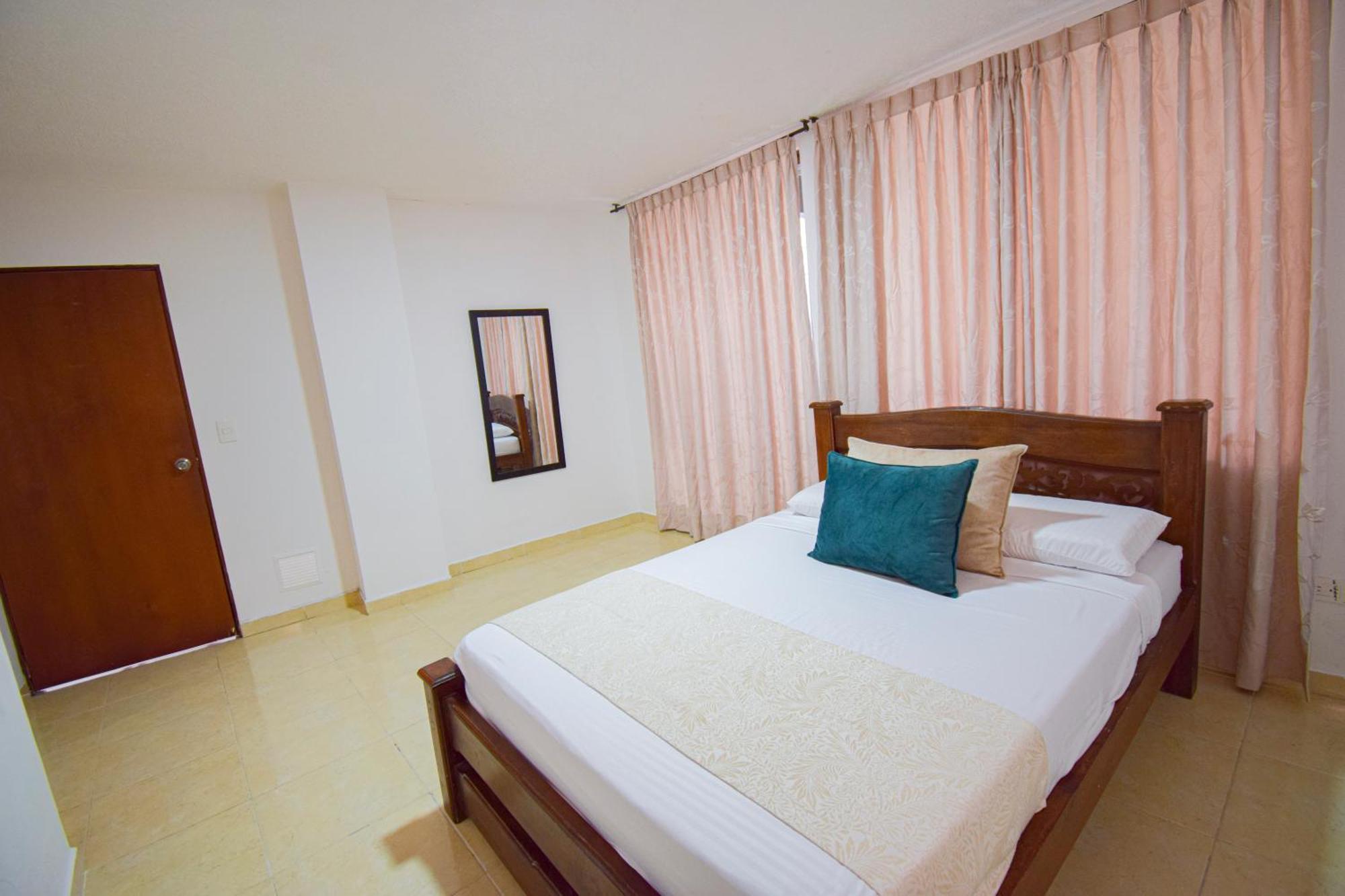 Hotel Toledo Plaza Armenia Kültér fotó
