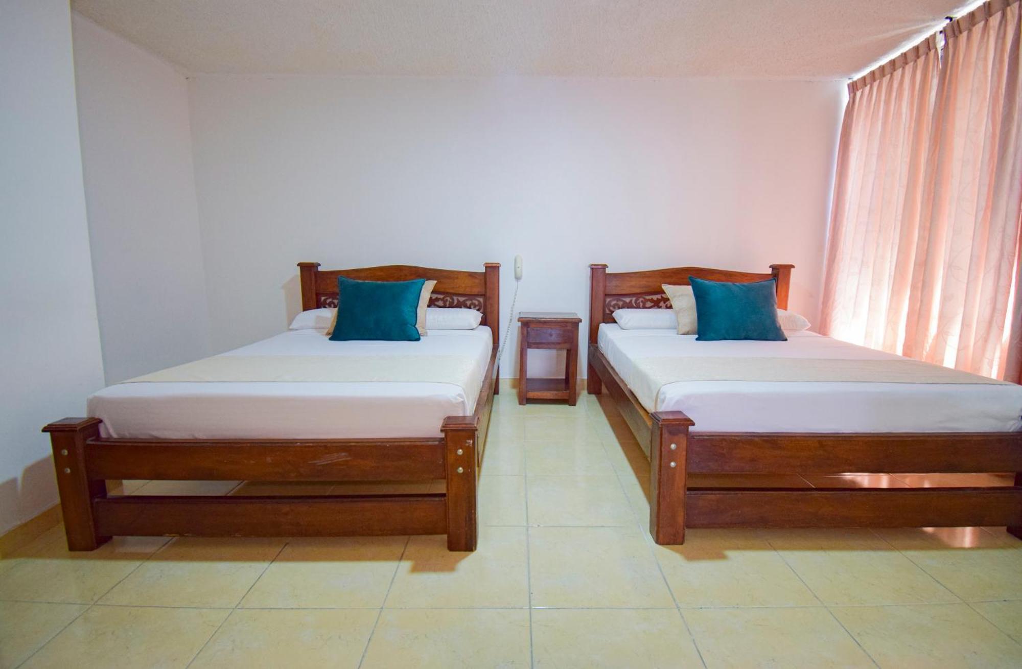 Hotel Toledo Plaza Armenia Kültér fotó