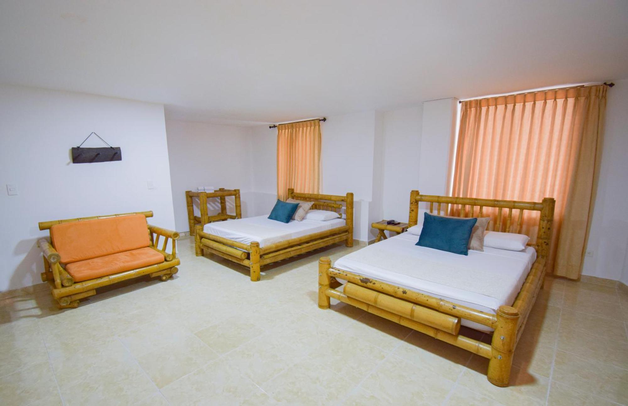 Hotel Toledo Plaza Armenia Kültér fotó
