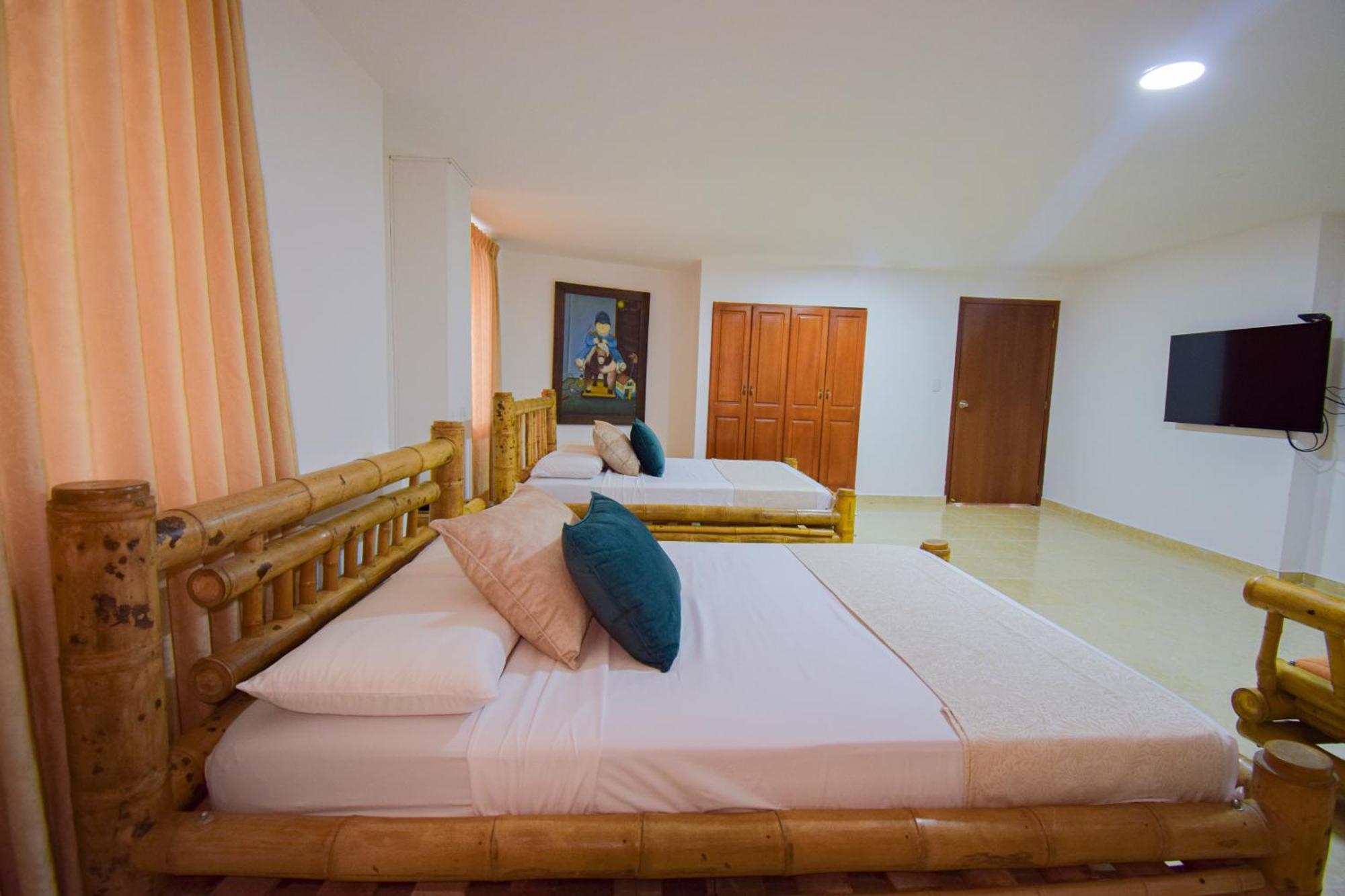 Hotel Toledo Plaza Armenia Kültér fotó
