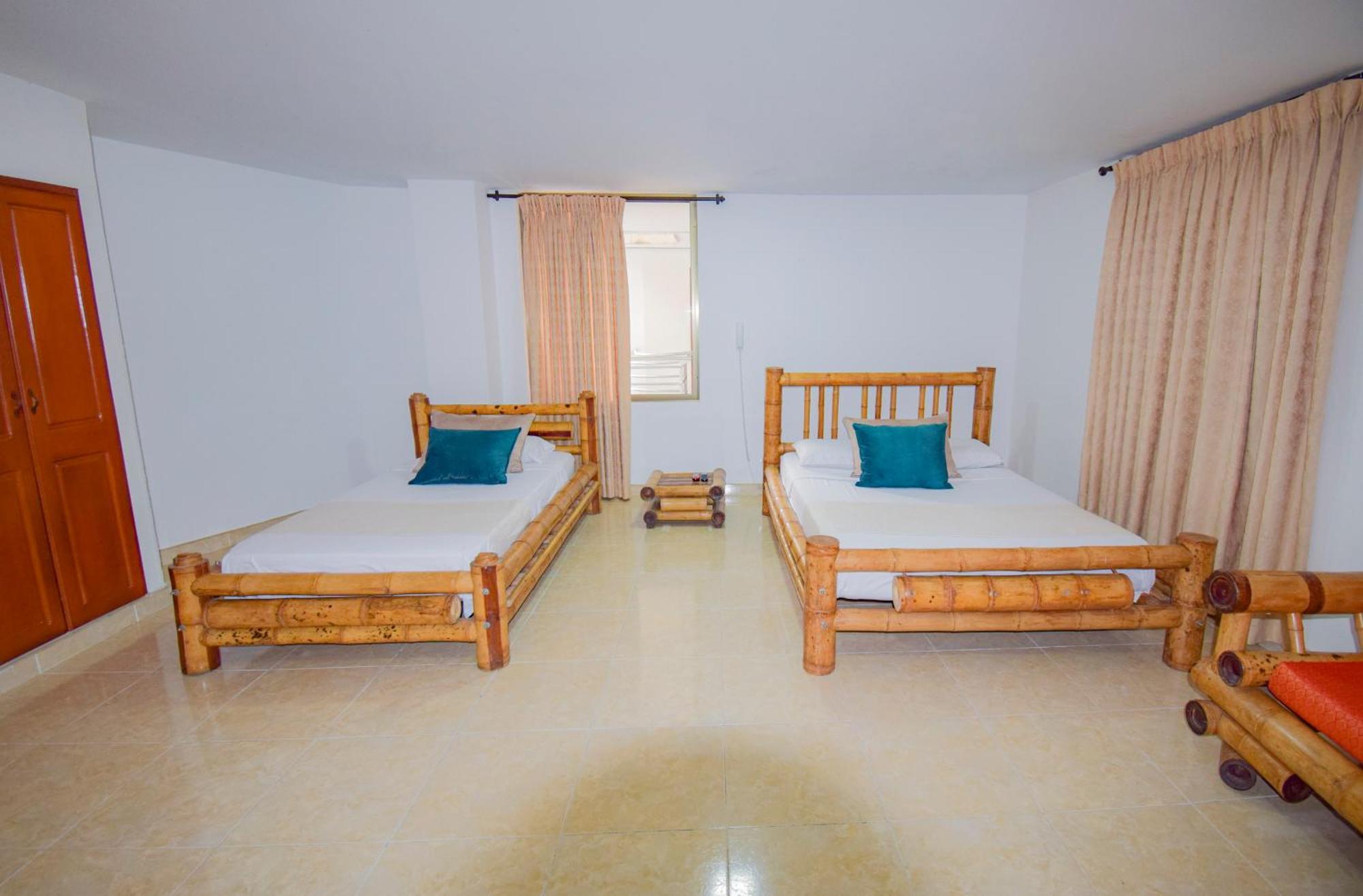 Hotel Toledo Plaza Armenia Kültér fotó