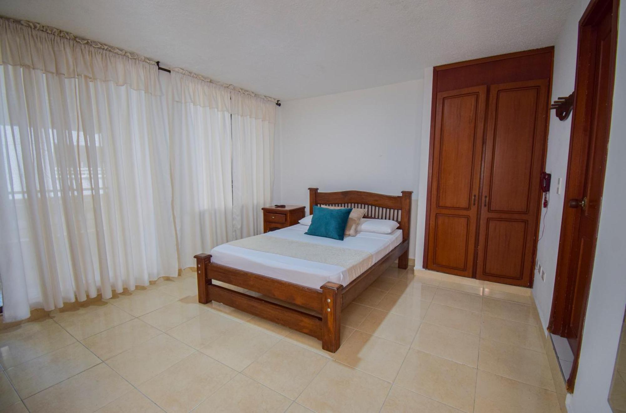 Hotel Toledo Plaza Armenia Kültér fotó